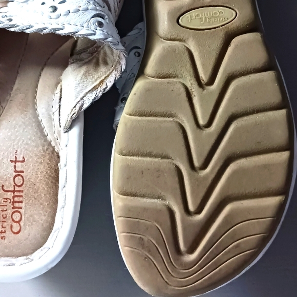 Strictly Comfort sandal - Picture 7 of 8